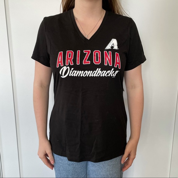 NWT MLB Diamondbacks Black and Red V Neck Tshirt - Picture 5 of 5